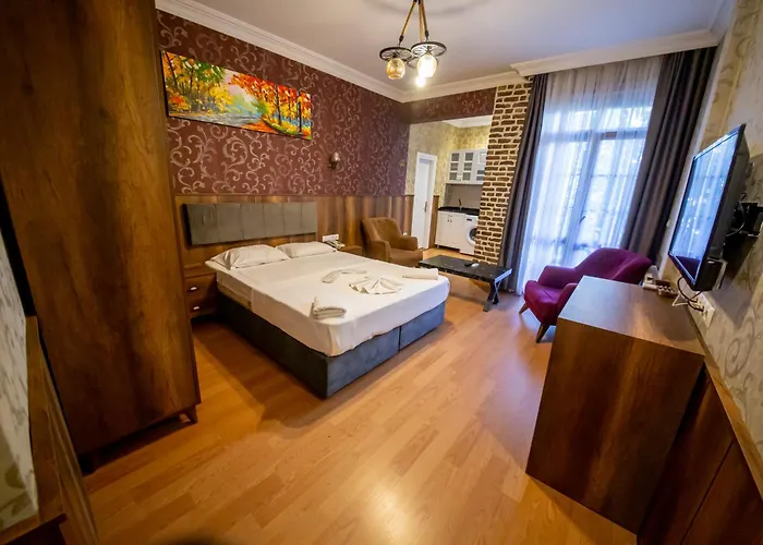Royal Garden Suite And Hotel